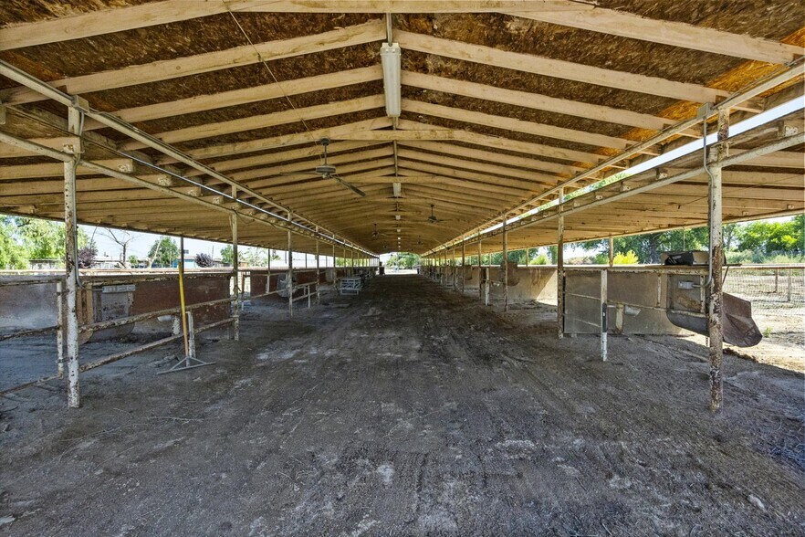 More Photos Of 8661 Herring Rd, Bakersfield Land For Sale