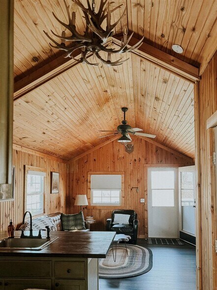 More Photos Of 896 Wilderness Rd, Mammoth Cave All Leisure For Sale