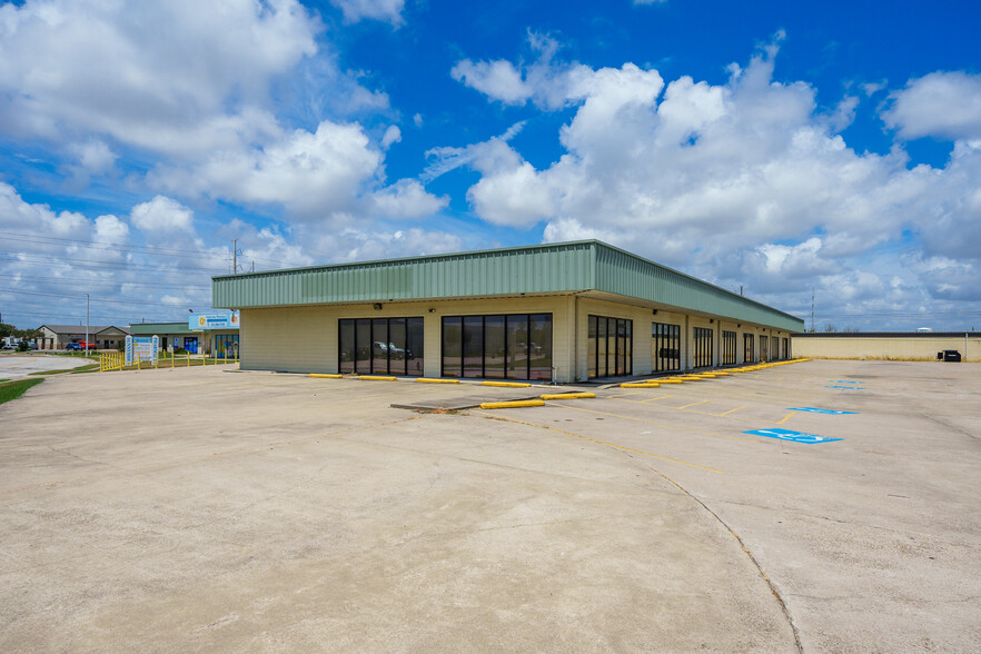 Primary Photo Of 5801 Patton St, Corpus Christi Office For Lease