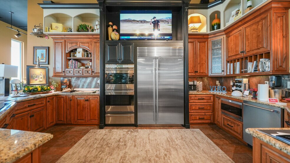 More Photos Of 2265 Bagnell Dam Blvd, Lake Ozark Office For Sale