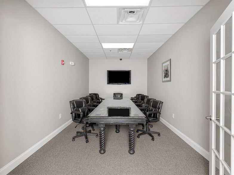 More Photos Of 8052 Mall Pky, Lithonia Medical For Lease