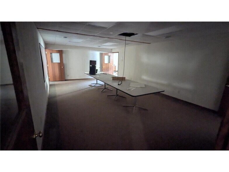 More Photos Of 1793 550th St, Wood Lake Manufacturing For Sale