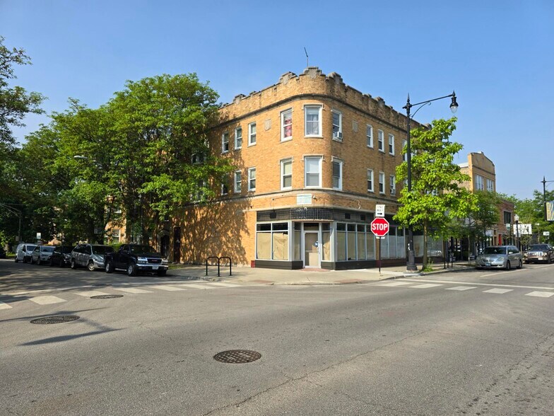 More Photos Of 3301-3305 W Bryn Mawr Ave, Chicago Storefront Retail Residential For Lease