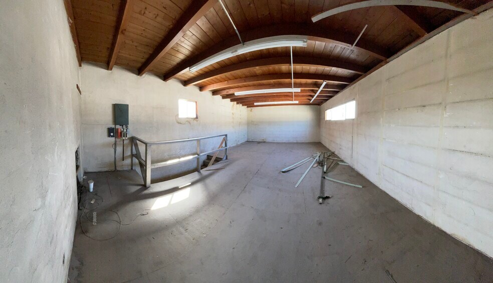 More Photos Of 10452 Magnolia Blvd, North Hollywood Storefront Retail Office For Sale