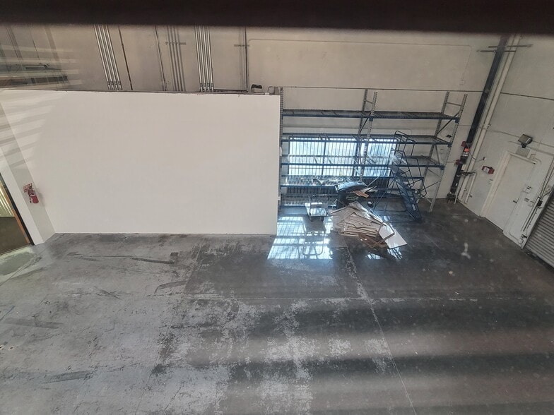 More Photos Of 800 S Rochester Ave, Ontario Warehouse For Lease