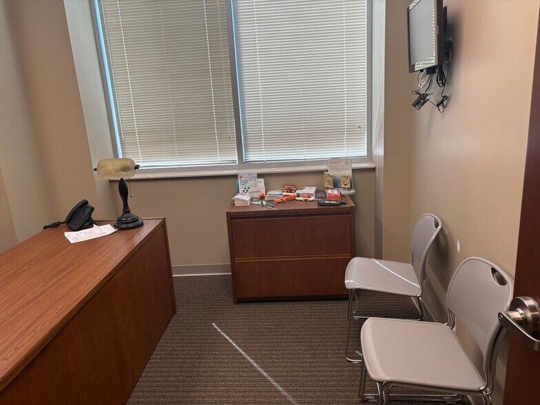 More Photos Of 1855 Tanner Way, Harriman Medical For Lease