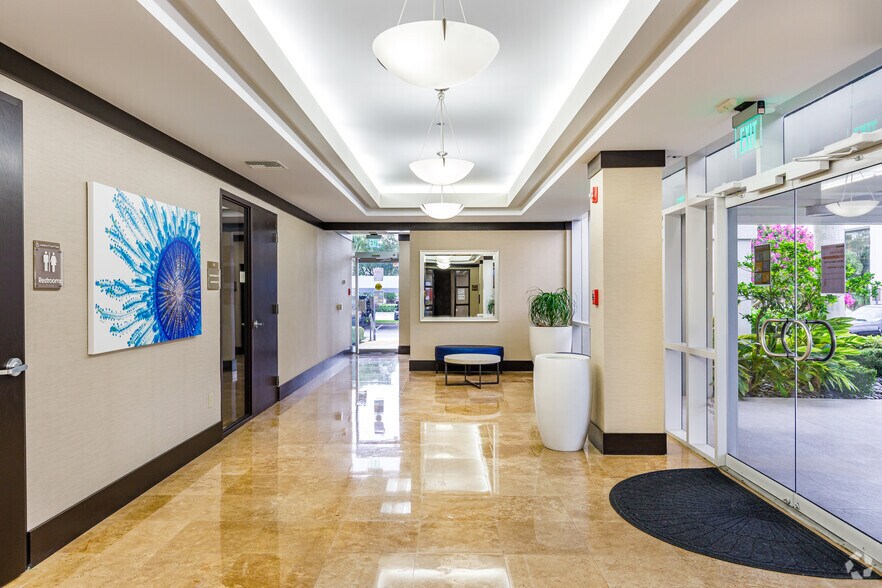More Photos Of 2000 Glades Rd, Boca Raton Office For Lease