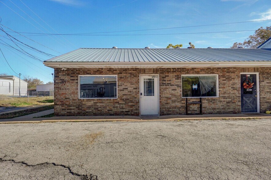 More Photos Of 610 S Locust St, Buffalo Apartments For Sale