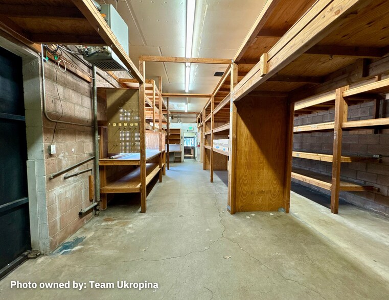 More Photos Of 731 E Walnut St, Pasadena Storefront Retail Office For Sale