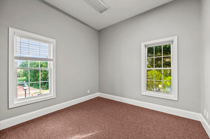 More Photos Of 6614 Shallowford Rd, Lewisville Medical For Lease