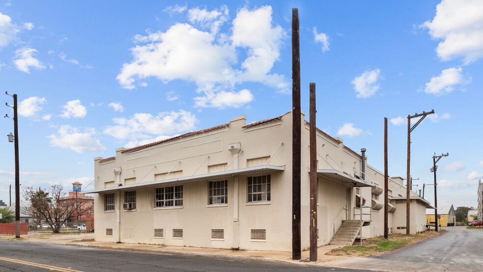 Primary Photo Of 135 E Cevallos St, San Antonio Manufacturing For Lease