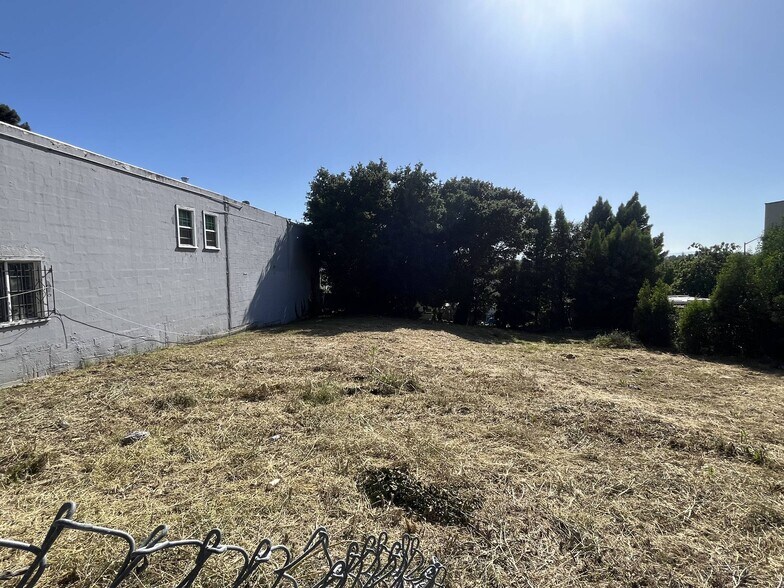More Photos Of 9809-9811 Macarthur Blvd, Oakland Land For Sale