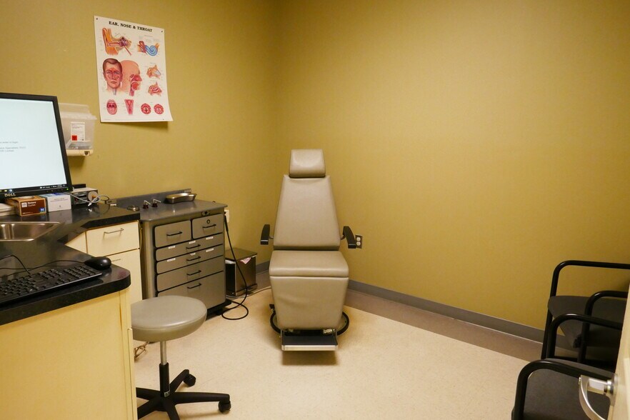 More Photos Of 142 Linden Dr, Winchester Office For Sale