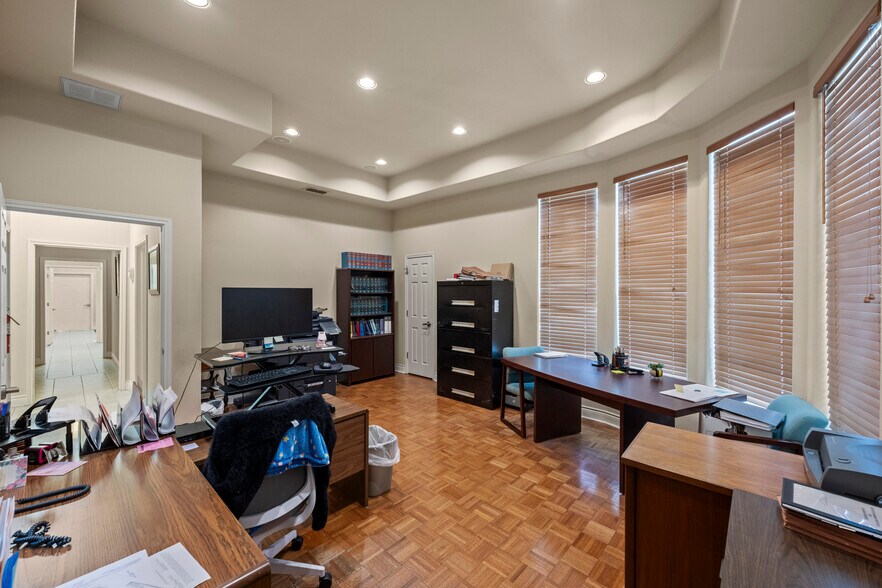 More Photos Of 1921 Corporate Dr, San Marcos Office For Lease