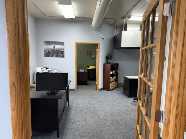 More Photos Of 134 26th St NW, Owatonna Office For Lease