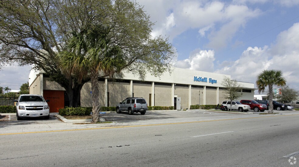 Primary Photo Of 551 S Dixie Hwy E, Pompano Beach Warehouse For Lease
