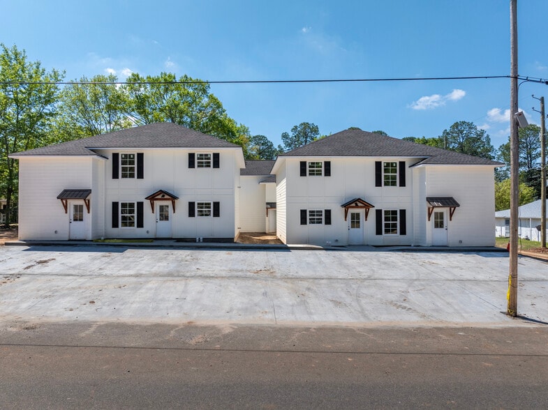 Primary Photo Of 414 6th E st, Tifton Apartments For Sale