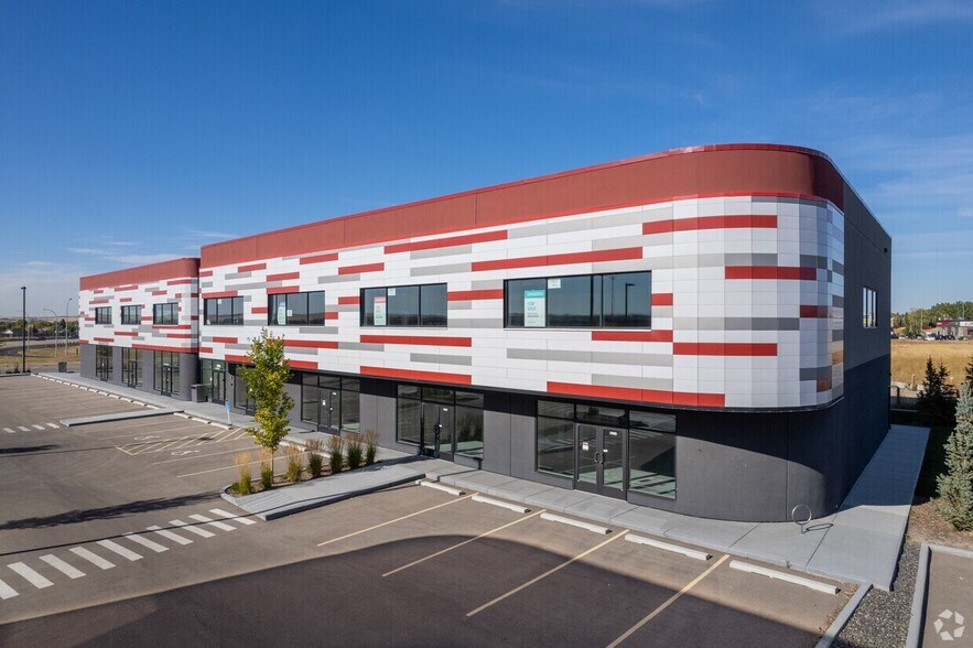 More Photos Of 28 Kingsview, Airdrie Storefront Retail Office For Sale