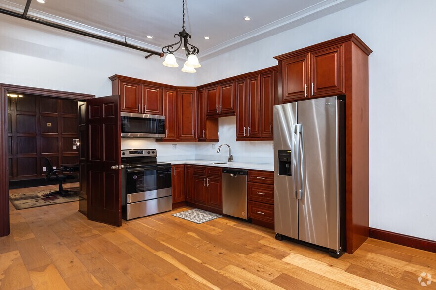 More Photos Of 3681 Lindell Blvd, Saint Louis Multifamily For Sale