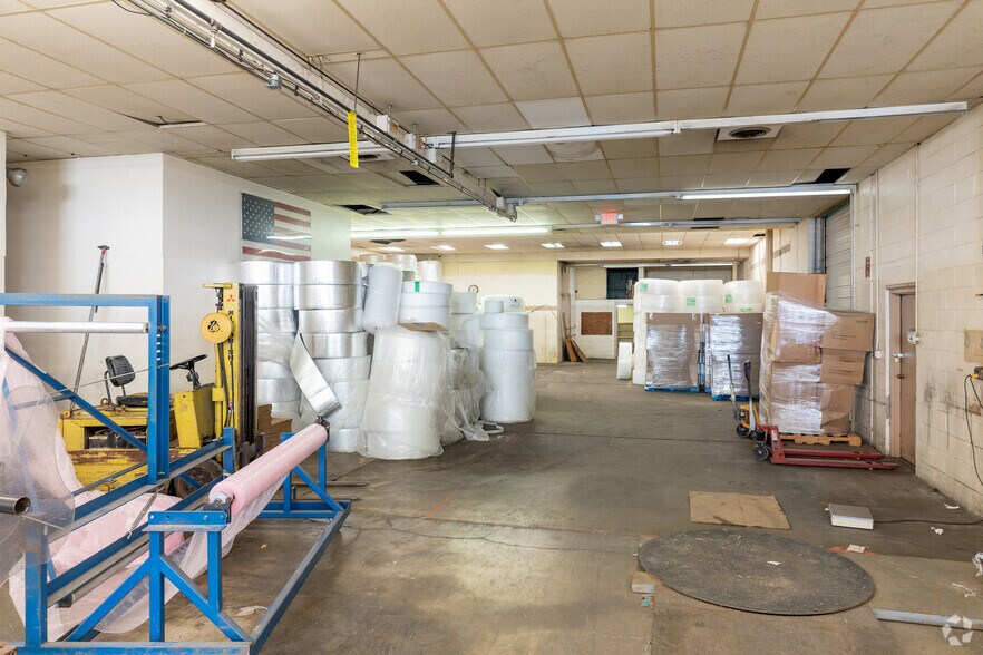 More Photos Of 25-45 Rutter St, Rochester Warehouse For Lease