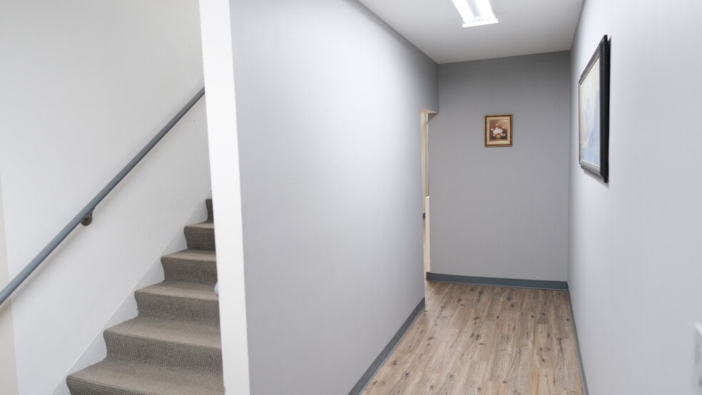 More Photos Of 130 Lenox Ave, Stamford Warehouse For Sale