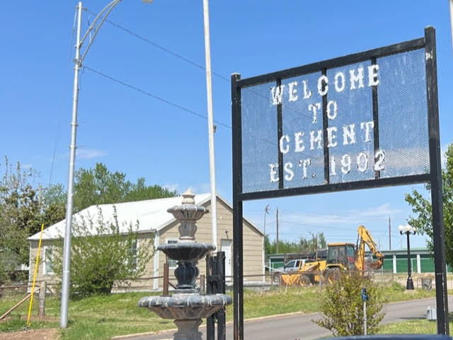 More Photos Of 402 North Main, Cement Showroom For Sale