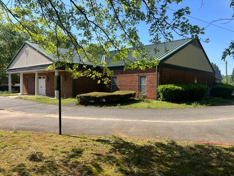More Photos Of 908 Killian Hill Rd, Lilburn Office For Sale