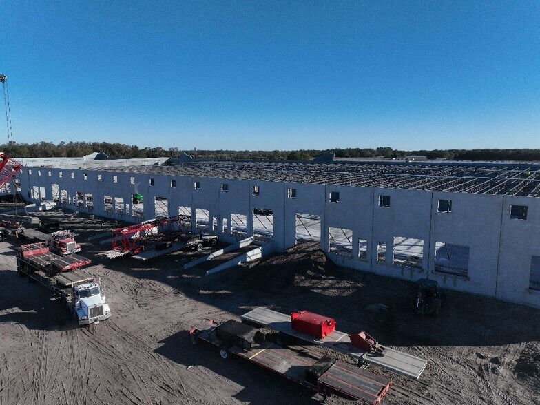 More Photos Of 3955 Anchuca Dr, Lakeland Industrial For Lease