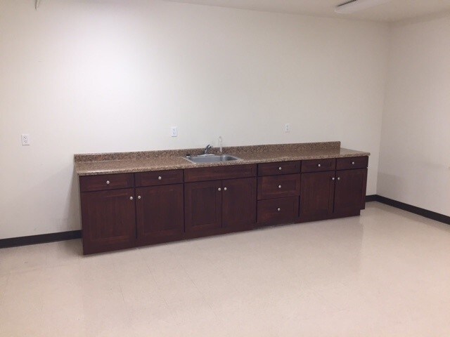 More Photos Of 1405 W Valley Blvd, Colton Freestanding For Lease