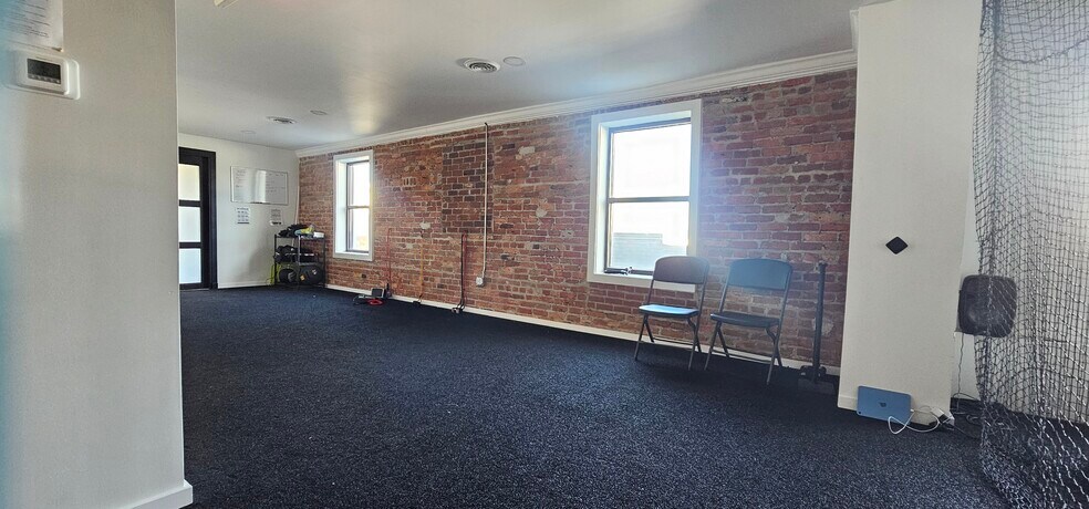 More Photos Of 223 17th St, Virginia Beach Storefront Retail Office For Sale