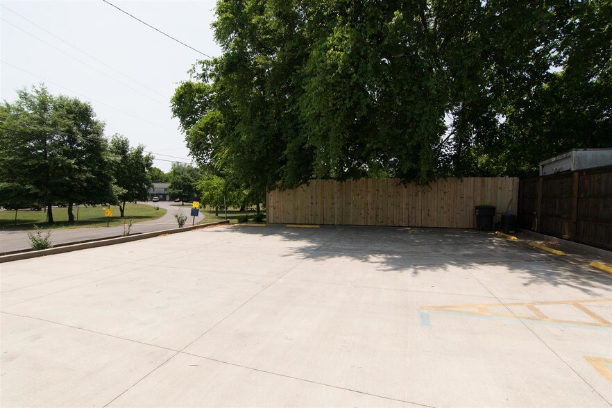 More Photos Of 600 E Old Hickory Blvd, Madison Freestanding For Sale