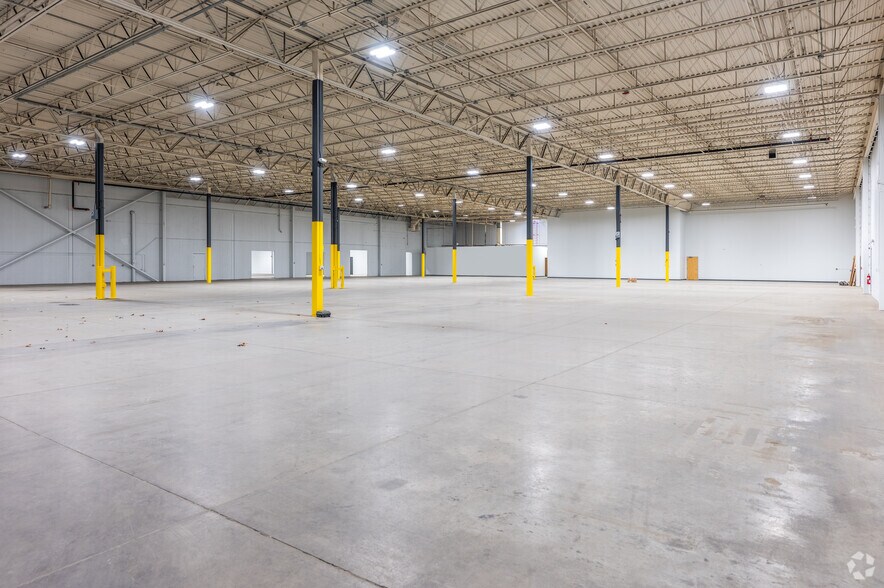 More Photos Of 60 Maple St, Mansfield Distribution For Lease