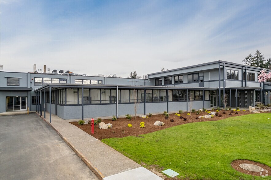 More Photos Of 2515-2517 SE Mailwell Dr, Milwaukie Manufacturing For Lease