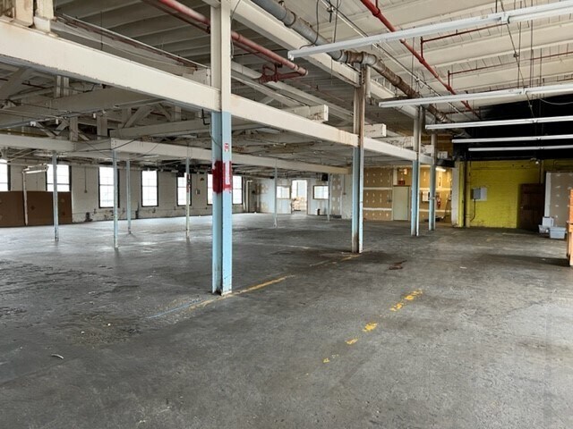 More Photos Of 73 Pickering Rd, Rochester Coworking Space