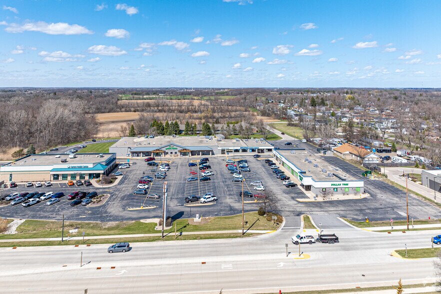 More Photos Of 25240 75th St, Salem Freestanding For Lease