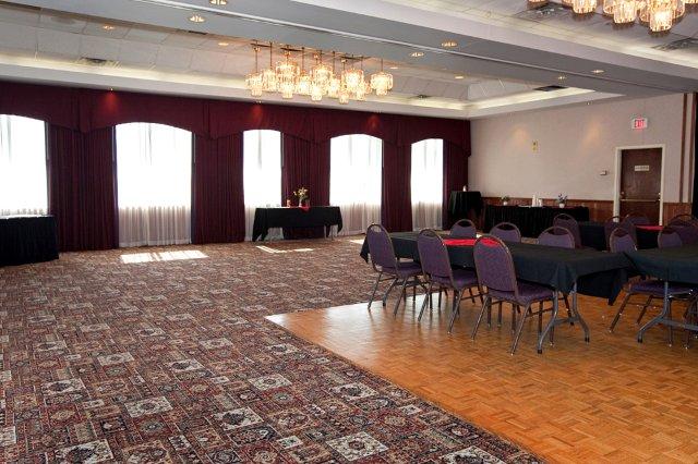More Photos Of 1244 Canterbury Rd, Shakopee Hotel For Lease