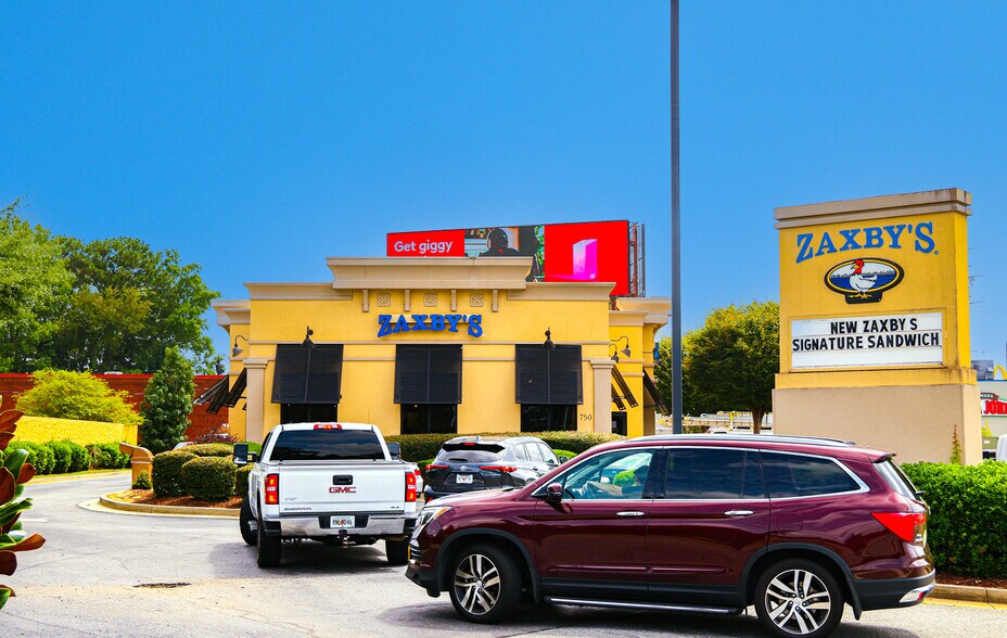 More Photos Of 750 NE Johnson Ferry Rd, Marietta Fast Food For Sale