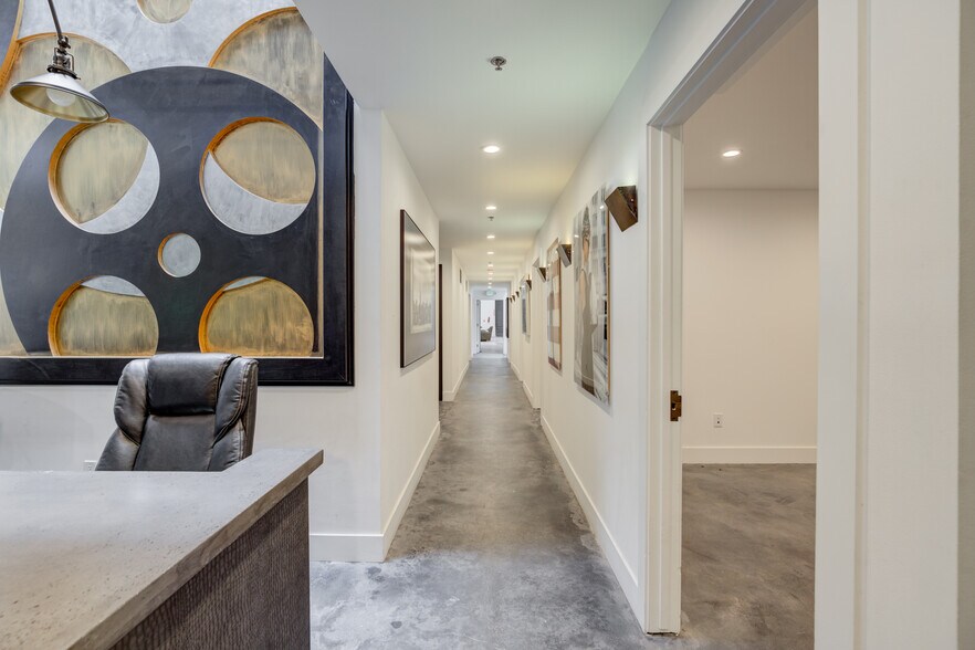 More Photos Of 710 Seward St, Los Angeles Loft Creative Space For Lease
