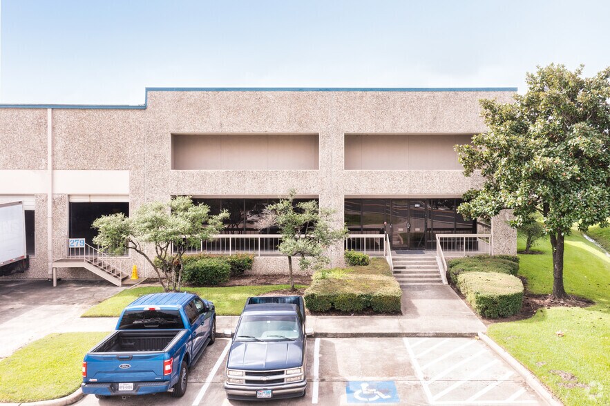 More Photos Of 245 Mccarty Rd, Houston Unknown For Lease