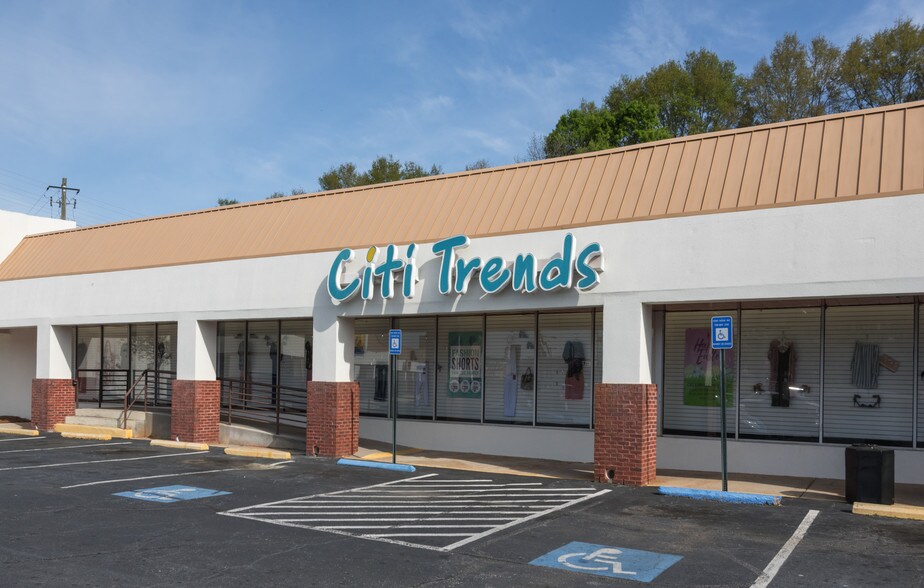 More Photos Of 3157-3197 Elm St NE, Covington General Retail For Lease