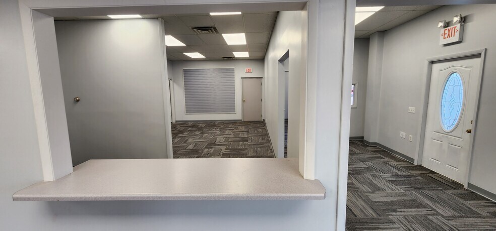 More Photos Of 424 Wentz St, Tiffin Storefront Retail Office For Lease