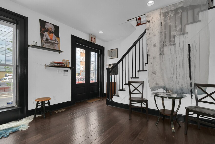 More Photos Of 391 E Livingston Ave, Columbus Office Residential For Sale