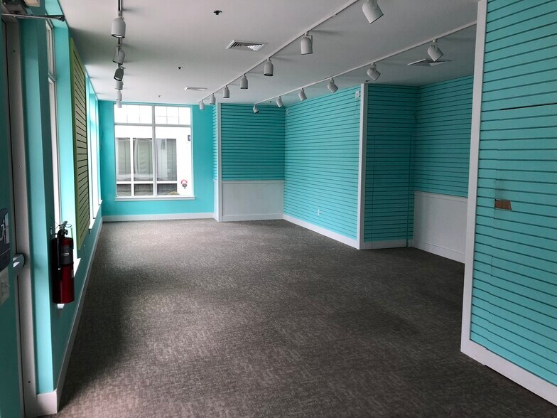 More Photos Of 100-148 Walden Way, Mechanicsburg Storefront Retail Office For Lease