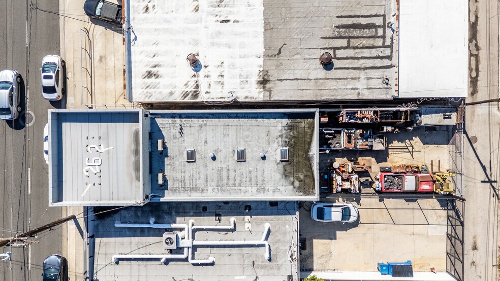 More Photos Of 12621 Prairie Ave, Hawthorne Manufacturing For Sale