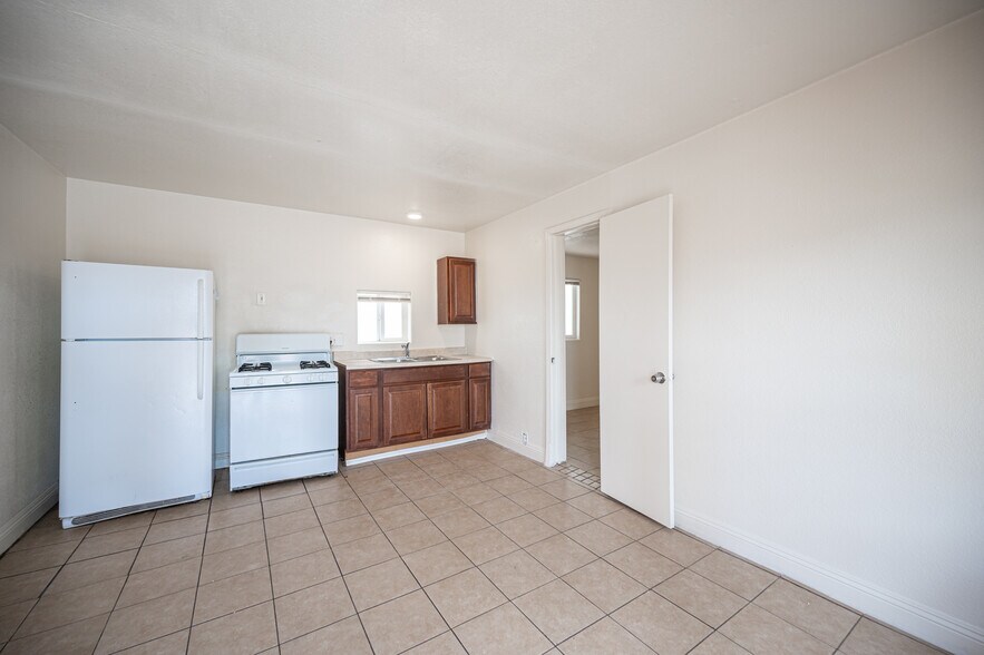More Photos Of 5900 Cassedy Ln, Las Vegas Apartments For Sale