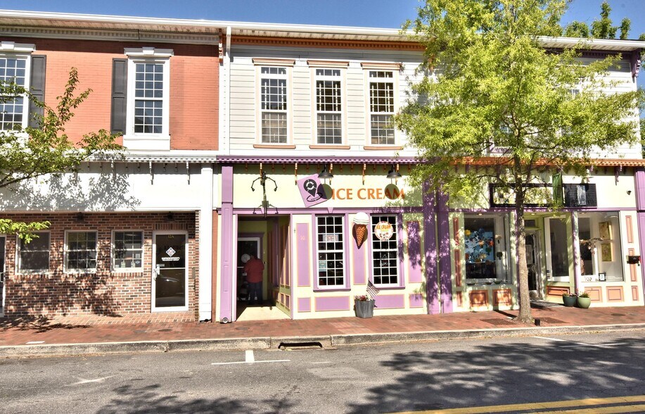 More Photos Of 10 S Walnut St, Milford Restaurant For Sale