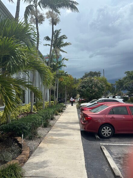 More Photos Of 6030 Hollywood Blvd, Pembroke Pines Medical For Lease