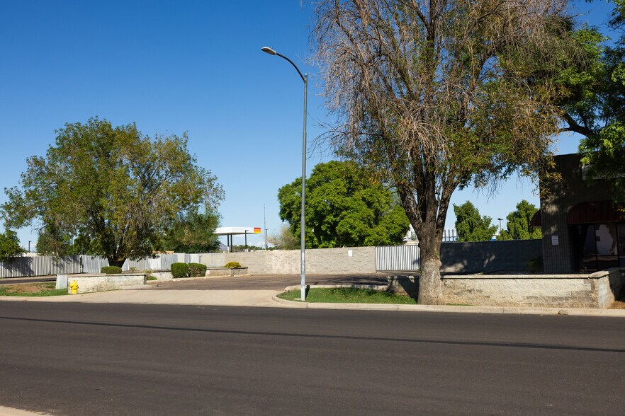 More Photos Of 6097 N 57th Dr, Glendale Warehouse For Sale