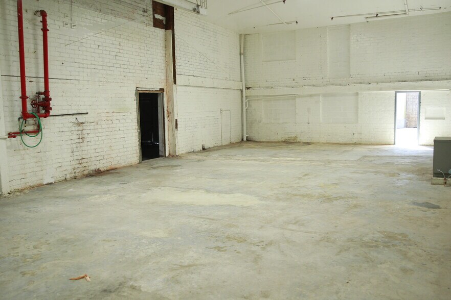 More Photos Of 3431 E 15th St, Los Angeles Manufacturing For Sale