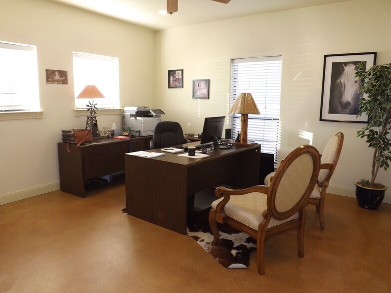 More Photos Of 4449 Highway 90, Alleyton Office For Lease